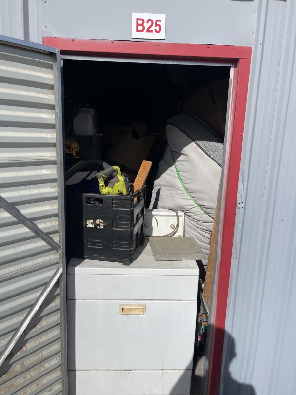 Storage Unit Auction in Kingman, AZ at Mohave Storage 4514 Powell ends
